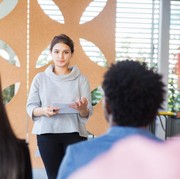 5 Teknik Ampuh Atasi Demam Panggung Menurut Para Profesional, Wajib Dipraktikkan!