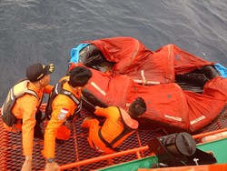 Kapal Bawa 16 Penumpang Hilang di Perairan Sitaro, Tim SAR Lakukan Pencarian