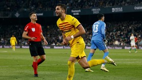 Hasil Liga Spanyol: Drama 6 Gol, Barcelona Sikat Betis 4-2