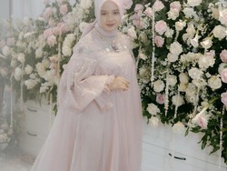 7 Potret Ayu Chasna Anak Kiai Berusia 18 Tahun yang Viral Usai Dinikahi Gus Sunny