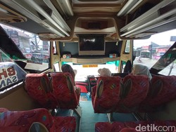 Mereka yang Hidup dari Bus Pantura