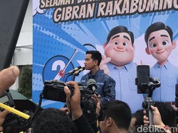 Reaksi Gibran Saat Ganjar Juga Kunjungi PT Sritex di Hari yang Sama