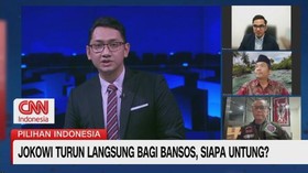 VIDEO: Jokowi Turun Langsung Bagi Bansos, Siapa Untung?