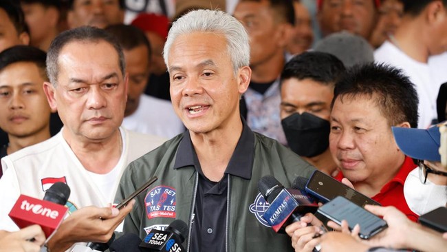 Ganjar Pranowo mengungkap duduk persoalan jalanan rusak di Jateng yang kemudian dibenahi oleh PUPR. Dia menegaskan bukan orang yang tidak tahu terima kasih.