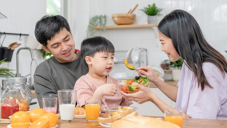 Gizi Anak Kebuhan zat gizi yang diperlukan oleh tubuh anak sesuai usianya