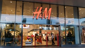 H&M Bakal Bikin 'Kloning' Model Digital Pakai AI, Picu Perdebatan