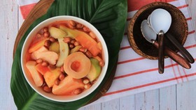 3 Resep Asinan Buah yang Nikmat dan Menyegarkan