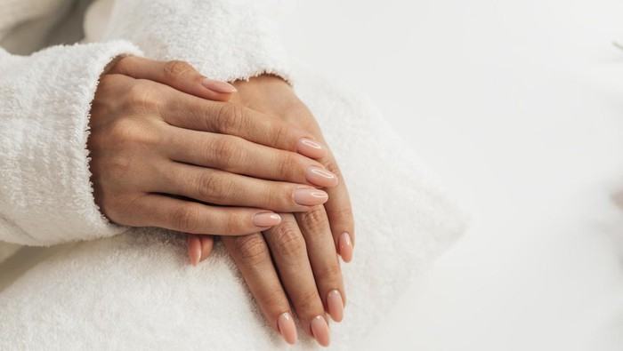 5 Inspirasi Nail Art Cantik dan Elegan untuk Rayakan Tahun Baru Imlek