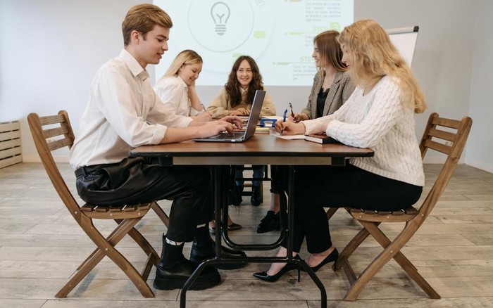 5 Strategi Networking untuk Fresh Graduate, Wajib Tahu!