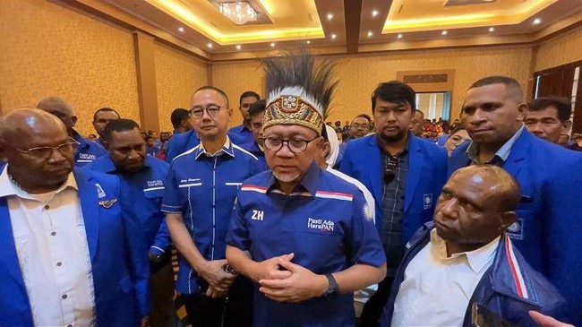 Menghadiri konsolidasi di Merauke, Papua Selatan, Zulkifli Hasan (Zulhas) meminta para kader PAN untuk turun langsung ke masyarakat.
