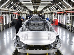 Produksi Mobil Listrik Melonjak, Harga Bisa Anjlok