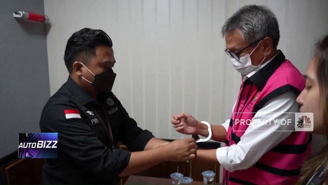 Video: Kejagung Tahan Tersangka Kasus Proyek Jalur Kereta Api