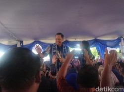 AHY Disambati Pupuk Langka-Nasib Tenaga Honorer Saat Kampanye di Lamongan