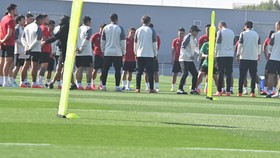 Ofisial Timnas Indonesia Menangis di Kamar STY Usai Lolos 16 Besar