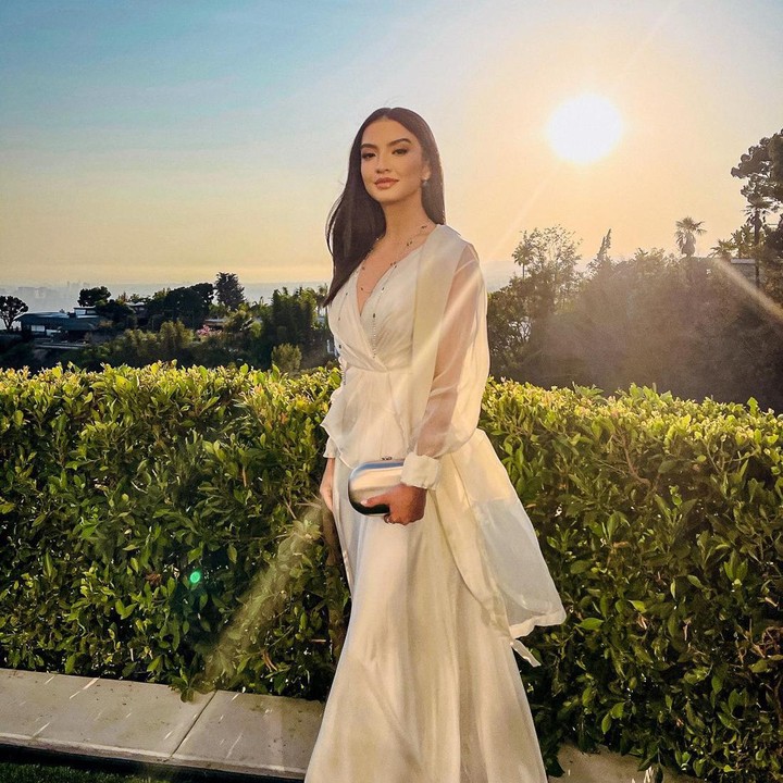 <p>Sebagai artis, Raline Shah juga aktif melakukan kegiatan sosial. Ia menjadi sukarelawan untuk berbagai lembaga dunia seperti WWF dan UNHCR. Belakangan ini, ia juga menyuarakan kampanye Save Soil untuk mengatasi krisis tanah di bumi. (Foto: Instagram @ralineshah)</p>