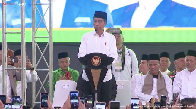 Di Depan Santri, Jokowi Ceritakan Seramnya Situasi Dunia!