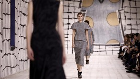 FOTO: Pancaran Aura Dior Haute Couture