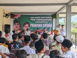 Ratusan Simpatisan PKB Trenggalek Deklarasi Dukung Prabowo-Gibran