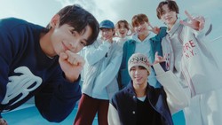 Lirik Lagu Plot Twist - TWS