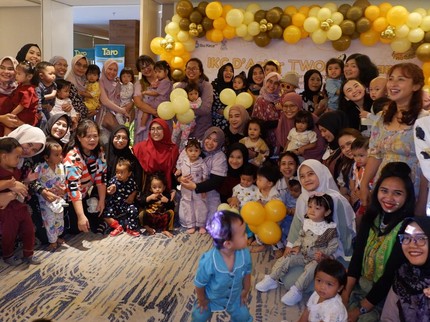 Unik! Rayakan Ultah Ke-2 Si Kecil, Para Bunda Kompak Pakai Daster