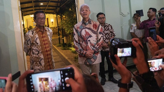 FOTO: Momen-momen Tiga Capres Sowan ke Raja Keraton Jogja