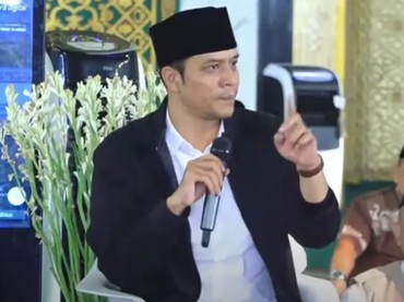 img-title Sosok Gus Kautsar Mertua Gus Sunny yang Izinkan Sang Putri Nikah di Bawah Umur