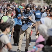 Jurnalis Palestina Motaz Azaiza Putuskan Mengungsi dari Gaza