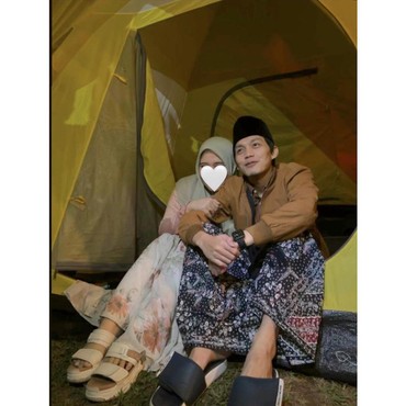 Profil & Fakta Menarik Ning Nila Istri Ustaz Muda Gus Iqdam yang Jarang Disorot