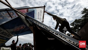 Bikin Takut Warga Jakarta, Tiga Baliho Film 'Aku Harus Mati' Dicopot