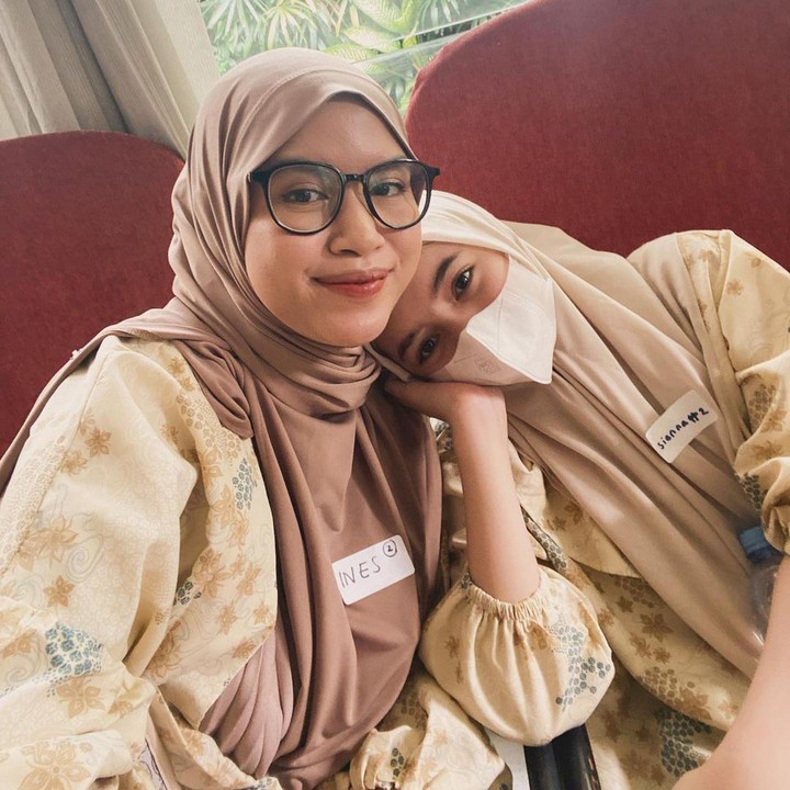 <p>Banyak netizen yang memuji kedekatan Ines dengan Sienna, Bunda. Tak sedikit yang turut memberikan doa terbaik di hari kelahiran Sienna ini. (Foto: Instagram: @nesyanabila)</p>