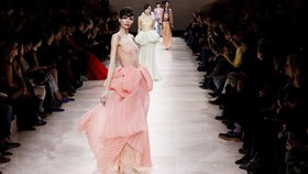 FOTO: Koleksi Haute Couture Giorgio Armani yang Menawan