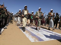 Panas! Rudal Houthi Hantam Kapal Tanker Inggris