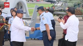 VIDEO: Prabowo 'Bagi-Bagi' Pesawat Hercules dan Helikopter ke TNI