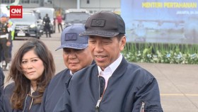 VIDEO: Viral Iriana Acungkan 2 Jari di Jateng, Jokowi:Kan Menyenangkan