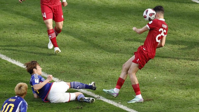 Bahaya, Justin Hubner Langganan Gol Bunuh Diri Lawan Jepang Justin Hubner memiliki catatan dua gol bunuh diri, keduanya selalu terjadi saat laga Timnas Indonesia melawan Jepang.