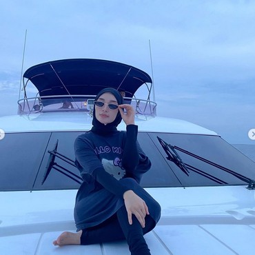 Tampil Pakai Hijab, Wajah Zaskia Gotik Disebut Mirip Inara Rusli