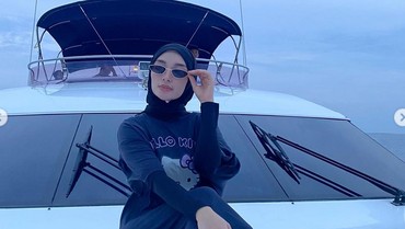 Tampil Pakai Hijab, Wajah Zaskia Gotik Disebut Mirip Inara Rusli