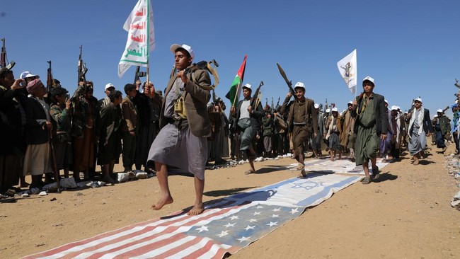 Arab Makin Ngeri! Houthi Serius Mau Blokade Laut Merah, Genjot Militer