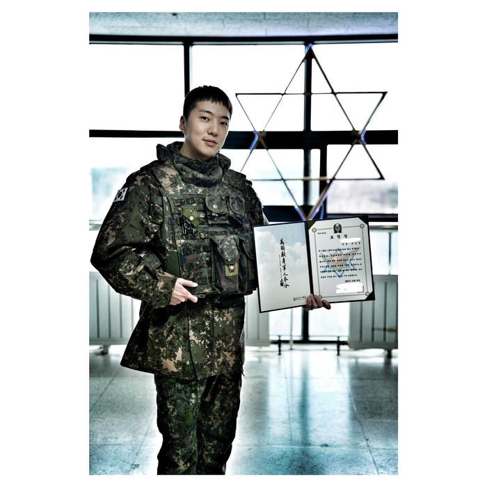 Di akhir tahun 2024, ada Seungyoon WINNER yang menyelesaikan tugasnya sebagai tentara aktif. Yup, Seungyoon siap kembali ke dunia musik setelah keluar pada 20 Desember./ Foto: instagram.com/w_n_r00