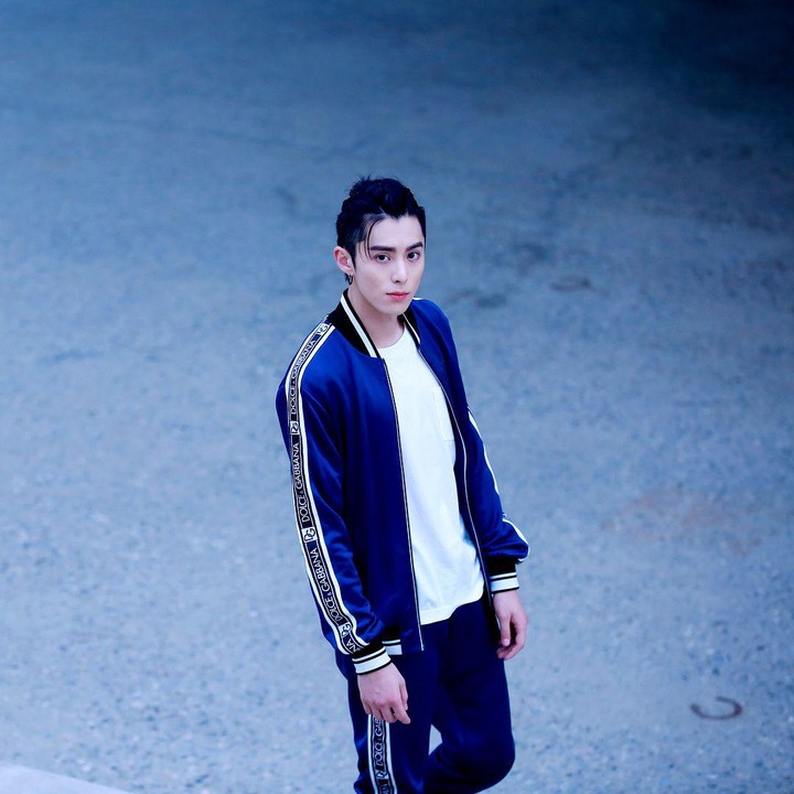 <p>Dylan Wang pertama kali muncul di acara televisi Super Idol pada 2017. Saat ini, ia aktif membintangi drama China dan <em>variety show</em>. Dylan Wang juga meluncurkan berbagai lagu untuk drama. (Foto: Instagram @dylan_wang_1220)</p>