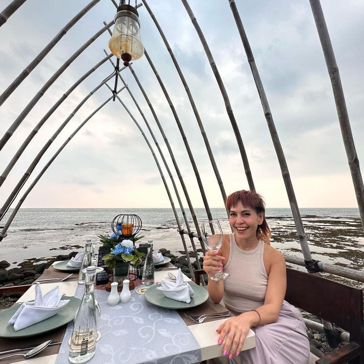<p>Bunda ingat dengan sosok Icha AFI? Dahulu, ia menjadi salah satu kontestan ajang pencarian bakat tersebut di musim pertama. (Foto: Instagram @lissawuthang)<br /><br /><br /></p>