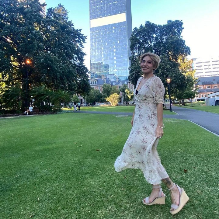 <p>Perempuan berusia 44 tahun ini banyak membagikan potret beragam aktivitas. Tak hanya saat berada di ruang praktik, juga saat menghabiskan waktu di luar rumah.(Foto: Instagram @lissawuthang) <br /><br /><br /></p>
