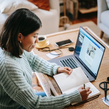 Orang Lain Maju Terus, Tapi Kamu Masih Santai? Saatnya Evaluasi 'Sense of Urgency' Kamu