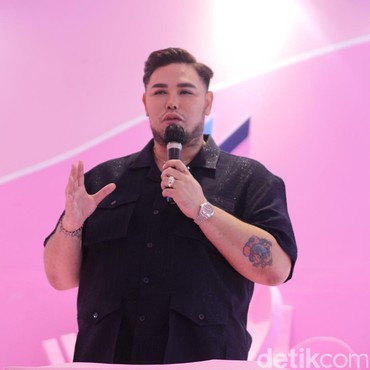 Ivan Gunawan Unggah Foto Wajah Babak Belur. Ada Apa?