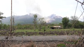 Gunung Lewotobi Laki-laki di Flores Kembali Erupsi