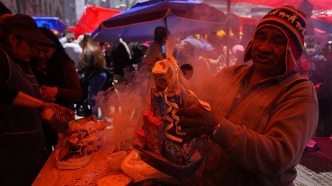 The alasitas fair in la paz bolivia