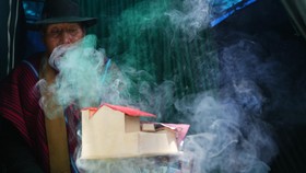 FOTO: Miniatur dan Harapan Lewat Festival Alasitas di Bolivia