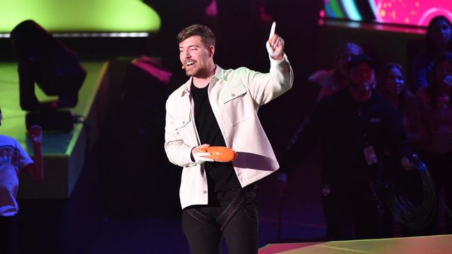 YouTuber AS paling kaya dan terkenal di dunia, MrBeast, mengumumkan pembukaan taman hiburannya sendiri, Beast Land, minggu ini di Arab Saudi.