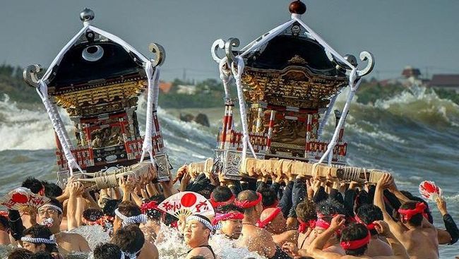 Rakyat Jepang Menyambut "Pesta" Telanjang, Memberi Ruang bagi Wanita untuk Berpartisipasi