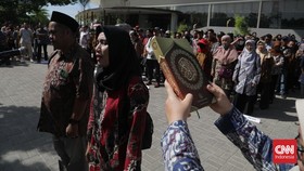 FOTO: Pelantikan Serentak KPPS yang Bakal Bertugas untuk Pemilu 2024